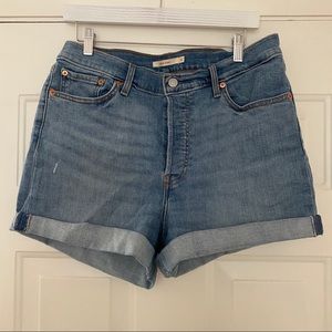 Levi’s High Rise Wedgie Short